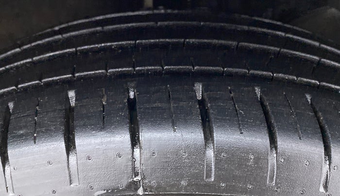 2021 Toyota Glanza V CVT, Petrol, Automatic, 15,000 km, Right Front Tyre Tread