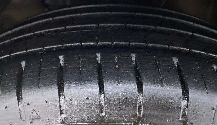 2021 Toyota Glanza V CVT, Petrol, Automatic, 15,000 km, Left Front Tyre Tread