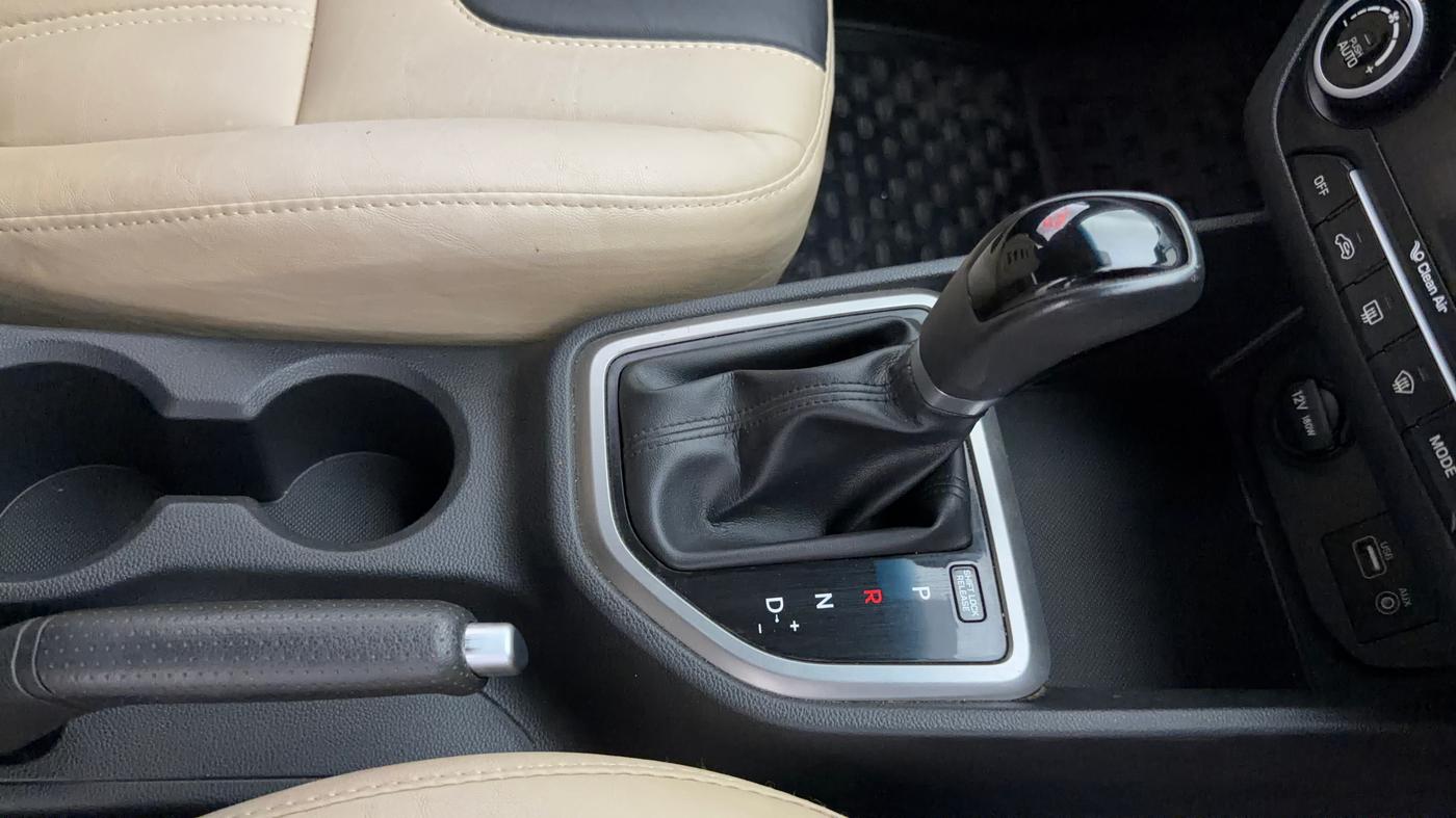 2017 Hyundai Creta SX PLUS AT 1.6 PETROL, Petrol, Automatic, 34,403 km, Gear Lever
