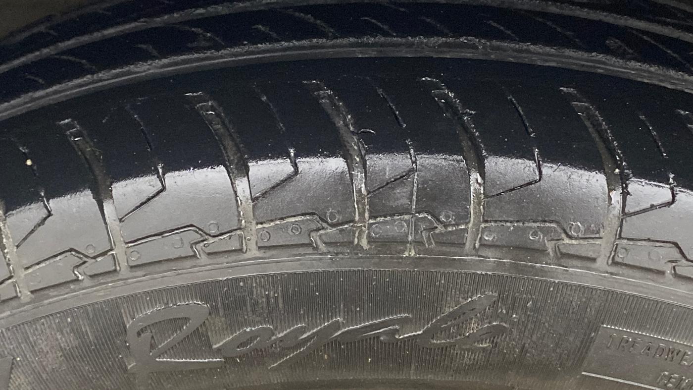 2021 Maruti Swift VXI, Petrol, Manual, 60,180 km, Left Front Tyre Tread