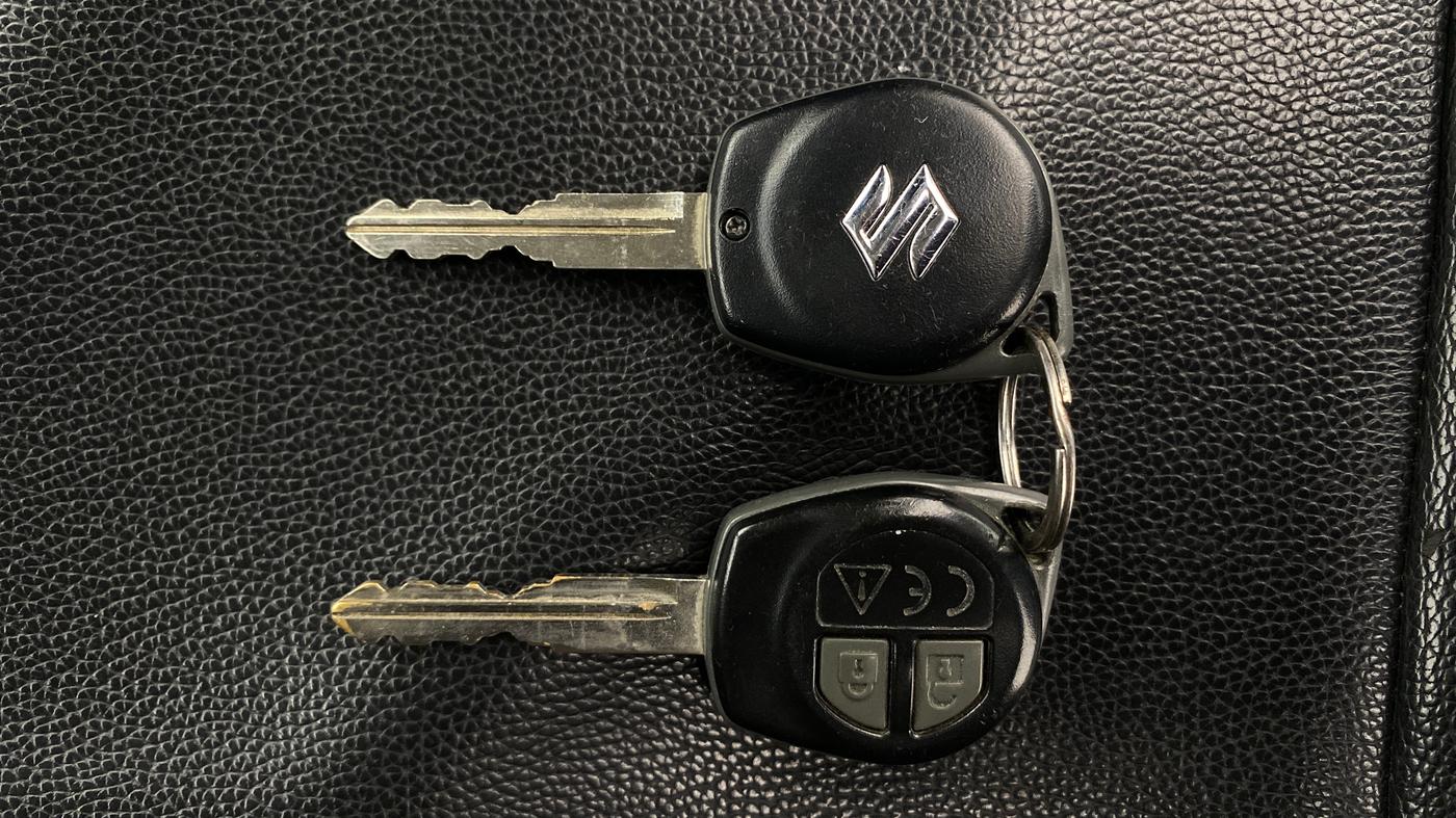 2021 Maruti Swift VXI, Petrol, Manual, 60,180 km, Key Close Up