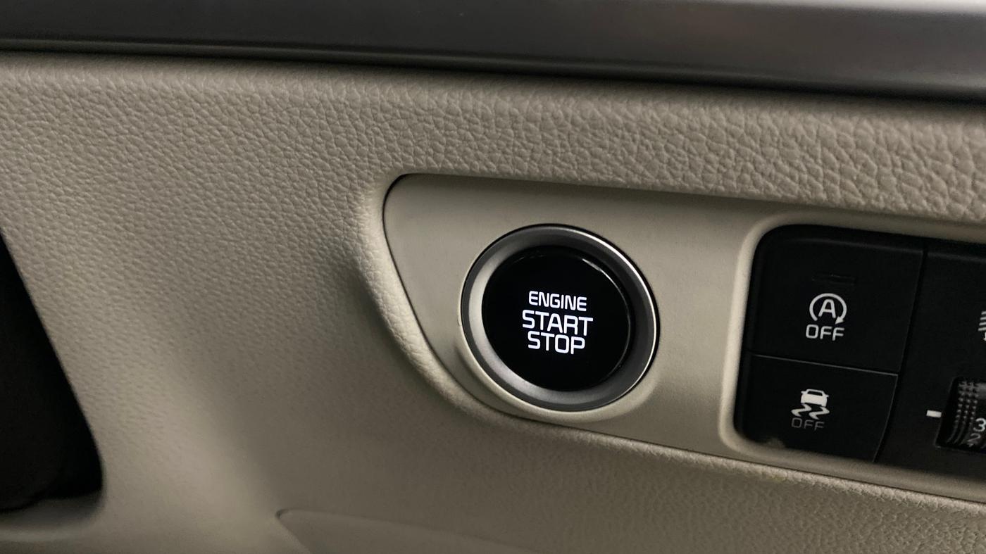 2023 KIA CARENS PRESTIGE PLUS 1.5 PETROL IMT 7 STR, Petrol, Manual, 9,820 km, Keyless Start/ Stop Button