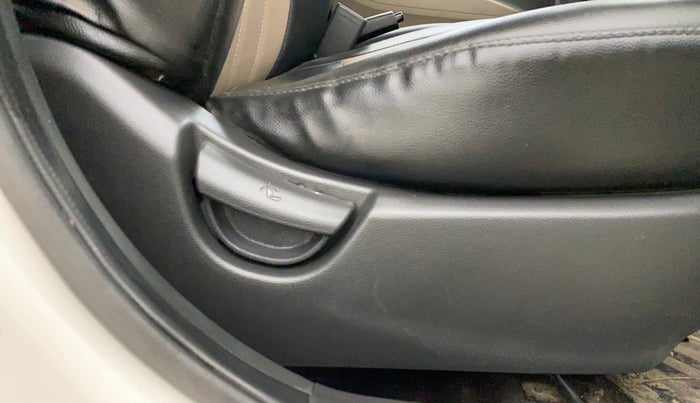 2018 Hyundai Grand i10 MAGNA 1.2 KAPPA VTVT, Petrol, Manual, 83,332 km, Driver Side Adjustment Panel