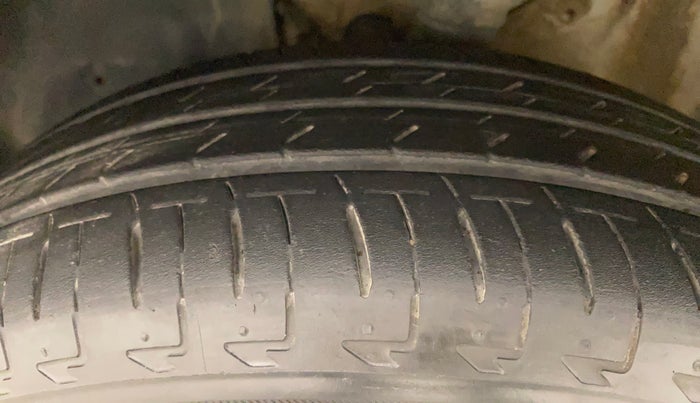 2017 Maruti IGNIS DELTA 1.2 AMT, Petrol, Automatic, 79,034 km, Left Front Tyre Tread