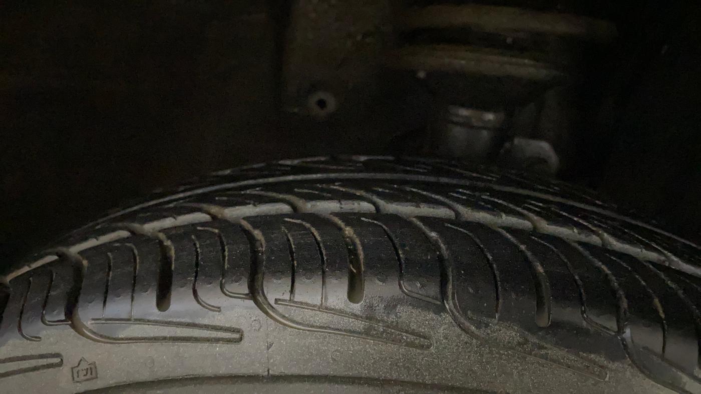 2020 Maruti New Wagon-R LXI CNG 1.0, CNG, Manual, 56,399 km, Right Front Tyre Tread