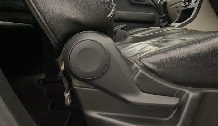 2020 Maruti New Wagon-R LXI CNG 1.0, CNG, Manual, 56,327 km, Driver Side Adjustment Panel