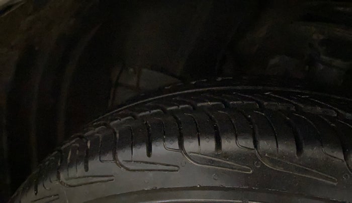 2020 Maruti New Wagon-R LXI CNG 1.0, CNG, Manual, 56,327 km, Left Front Tyre Tread