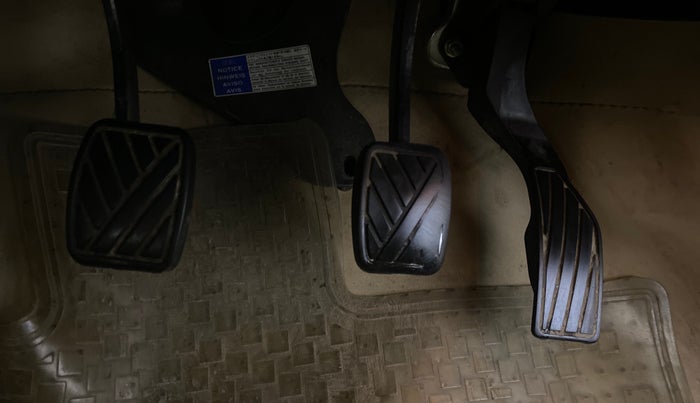 2016 Maruti Ciaz ZDI SHVS, Diesel, Manual, 96,461 km, Pedals