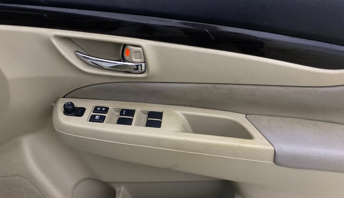 2016 Maruti Ciaz ZDI SHVS, Diesel, Manual, 96,461 km, Driver Side Door Panels Control