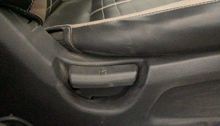 2018 Hyundai Elite i20 MAGNA EXECUTIVE CVT, Petrol, Automatic, 79,446 km, Driver Side Adjustment Panel