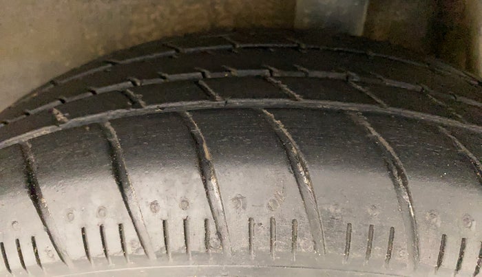 2015 Maruti Celerio ZXI AMT, Petrol, Automatic, 66,182 km, Left Rear Tyre Tread