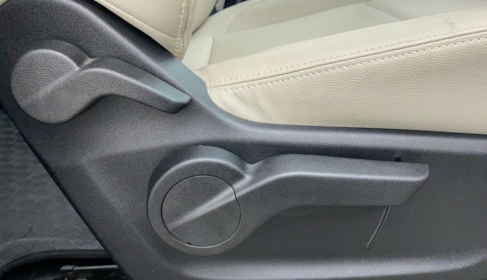 2019 Mahindra MARAZZO M8 7 STR, Diesel, Manual, 20,933 km, Driver Side Adjustment Panel