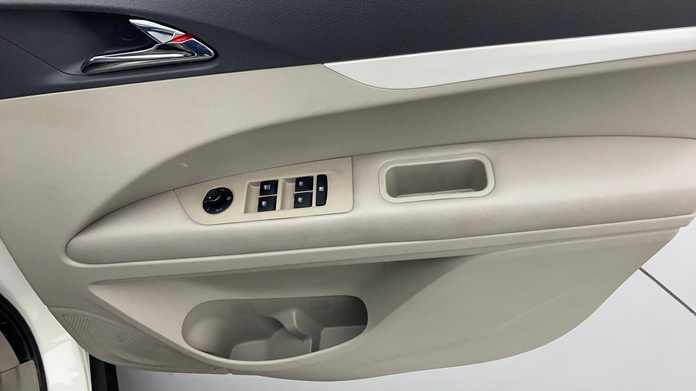 2019 Mahindra MARAZZO M8 7 STR, Diesel, Manual, 20,933 km, Driver Side Door Panels Control