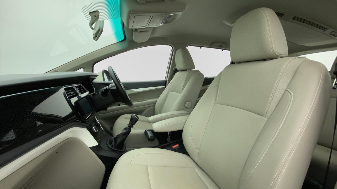 2019 Mahindra MARAZZO M8 7 STR, Diesel, Manual, 20,933 km, Right Side Front Door Cabin