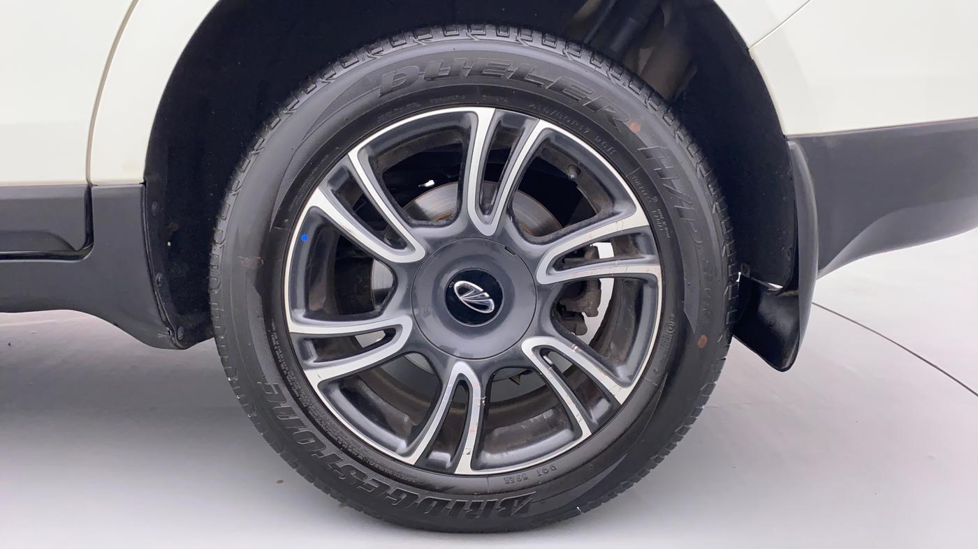 2019 Mahindra MARAZZO M8 7 STR, Diesel, Manual, 20,933 km, Left Rear Wheel
