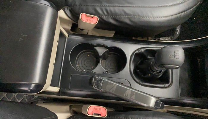 2017 Mahindra XUV500 W4, Diesel, Manual, 57,879 km, Gear Lever