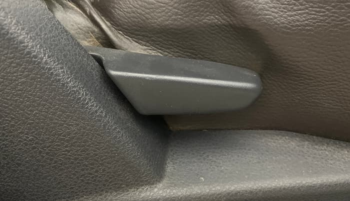 2016 Skoda Rapid 1.5 TDI CR STYLE PLUS AT, Diesel, Automatic, 92,976 km, Driver Side Adjustment Panel