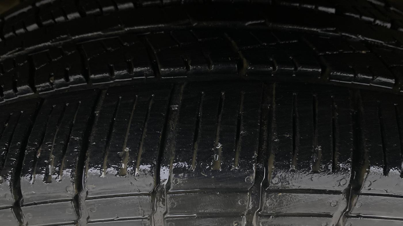 2016 Skoda Rapid 1.5 TDI CR STYLE PLUS AT, Diesel, Automatic, 92,976 km, Left Front Tyre Tread