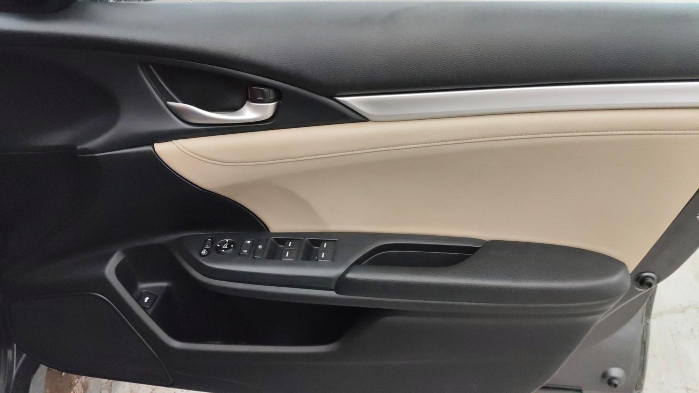 2019 Honda Civic 1.8L I-VTEC ZX CVT, Petrol, Automatic, 60,529 km, Driver Side Door Panels Control
