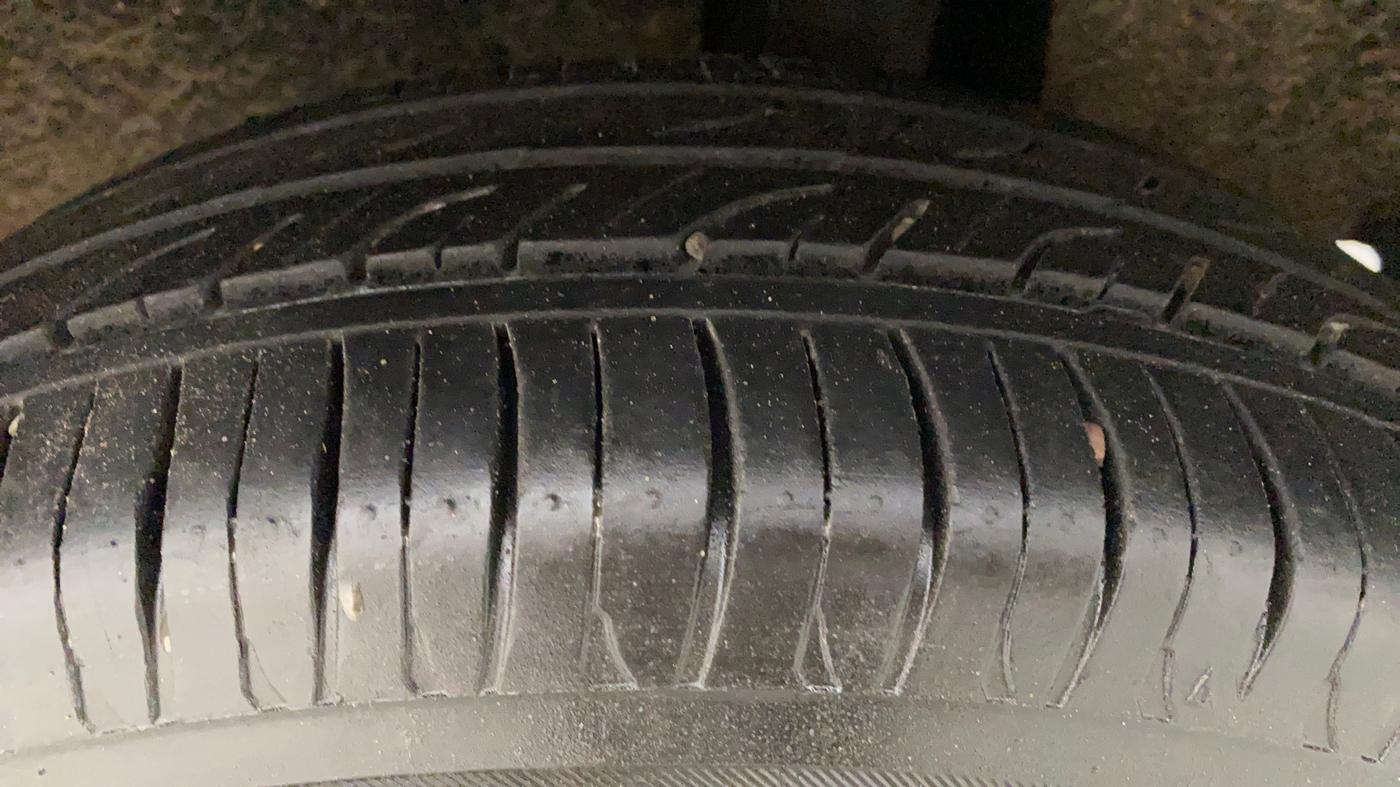 2017 Maruti Baleno DELTA PETROL 1.2, Petrol, Manual, 86,213 km, Left Rear Tyre Tread
