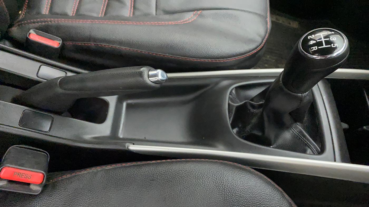 2017 Maruti Baleno DELTA PETROL 1.2, Petrol, Manual, 86,213 km, Gear Lever