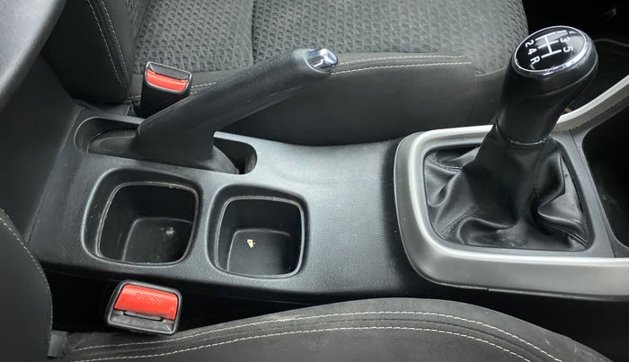 2017 Maruti S Cross ZETA 1.3, Diesel, Manual, 59,548 km, Gear Lever