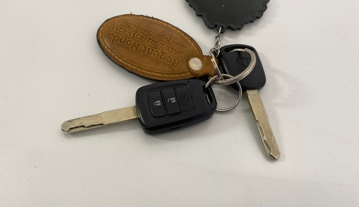 2021 Honda Amaze 1.2L I-VTEC S CVT, Petrol, Automatic, 29,144 km, Key Close Up