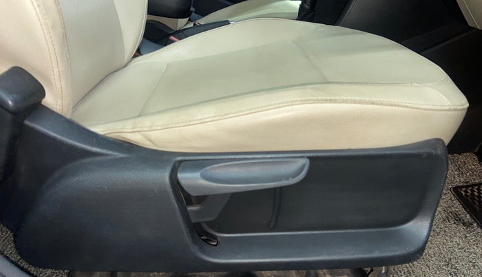 2019 Skoda Rapid STYLE 1.6 MPI AT, Petrol, Automatic, 88,774 km, Driver Side Adjustment Panel