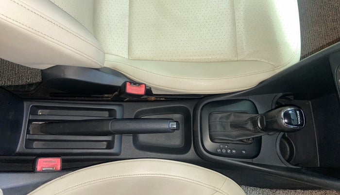 2019 Skoda Rapid STYLE 1.6 MPI AT, Petrol, Automatic, 88,774 km, Gear Lever