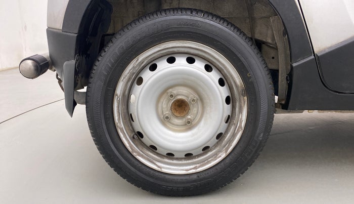 2017 Mahindra Kuv100 K8 D 6 STR, Diesel, Manual, 41,642 km, Right Rear Wheel