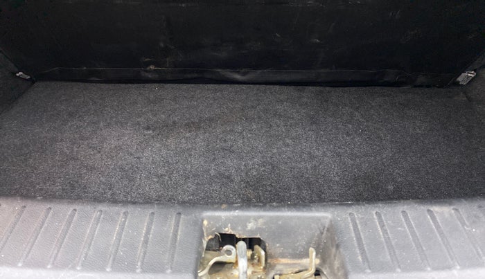 2017 Mahindra Kuv100 K8 D 6 STR, Diesel, Manual, 41,642 km, Boot Inside