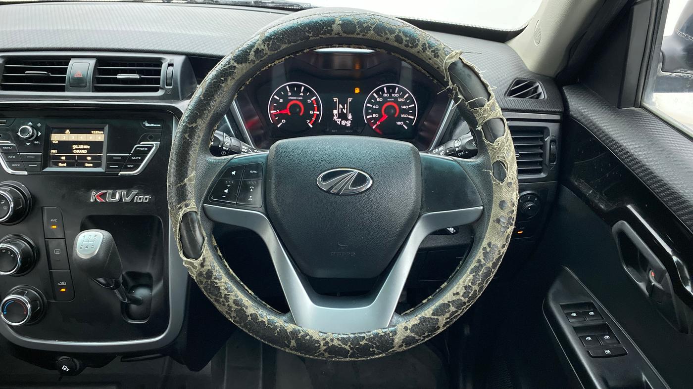 2017 Mahindra Kuv100 K8 D 6 STR, Diesel, Manual, 41,642 km, Steering Wheel Close Up