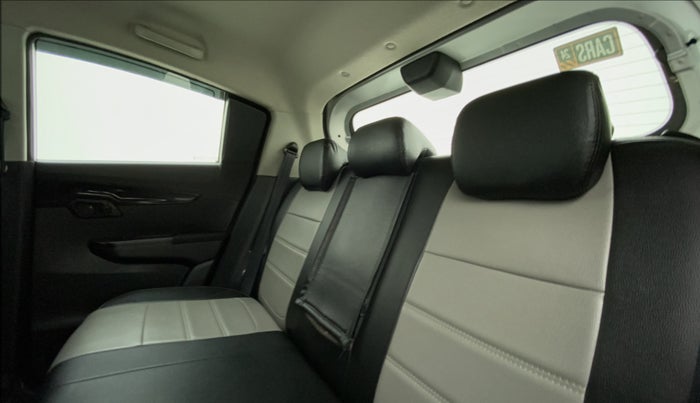 2017 Mahindra Kuv100 K8 D 6 STR, Diesel, Manual, 41,642 km, Right Side Rear Door Cabin