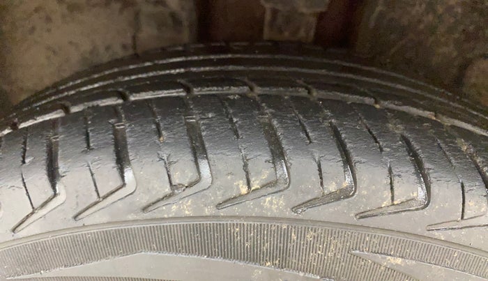 2019 Datsun Redi Go S 1.0 AMT, Petrol, Automatic, 33,452 km, Left Front Tyre Tread