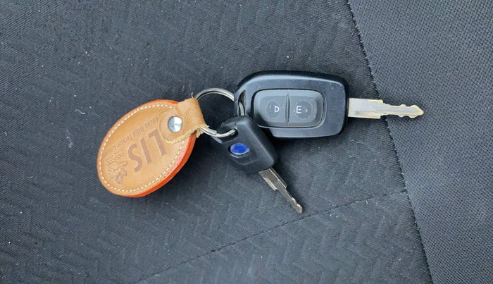 2019 Datsun Redi Go S 1.0 AMT, Petrol, Automatic, 33,452 km, Key Close Up