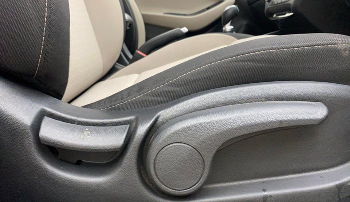 2014 Hyundai Elite i20 ASTA 1.2, Petrol, Manual, 1,09,430 km, Driver Side Adjustment Panel