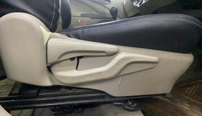 2015 Toyota Etios GD, Diesel, Manual, 1,09,045 km, Driver Side Adjustment Panel