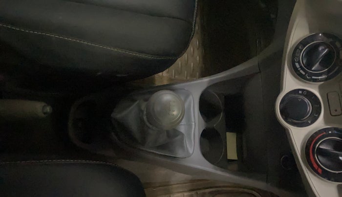 2015 Toyota Etios GD, Diesel, Manual, 1,09,045 km, Gear Lever