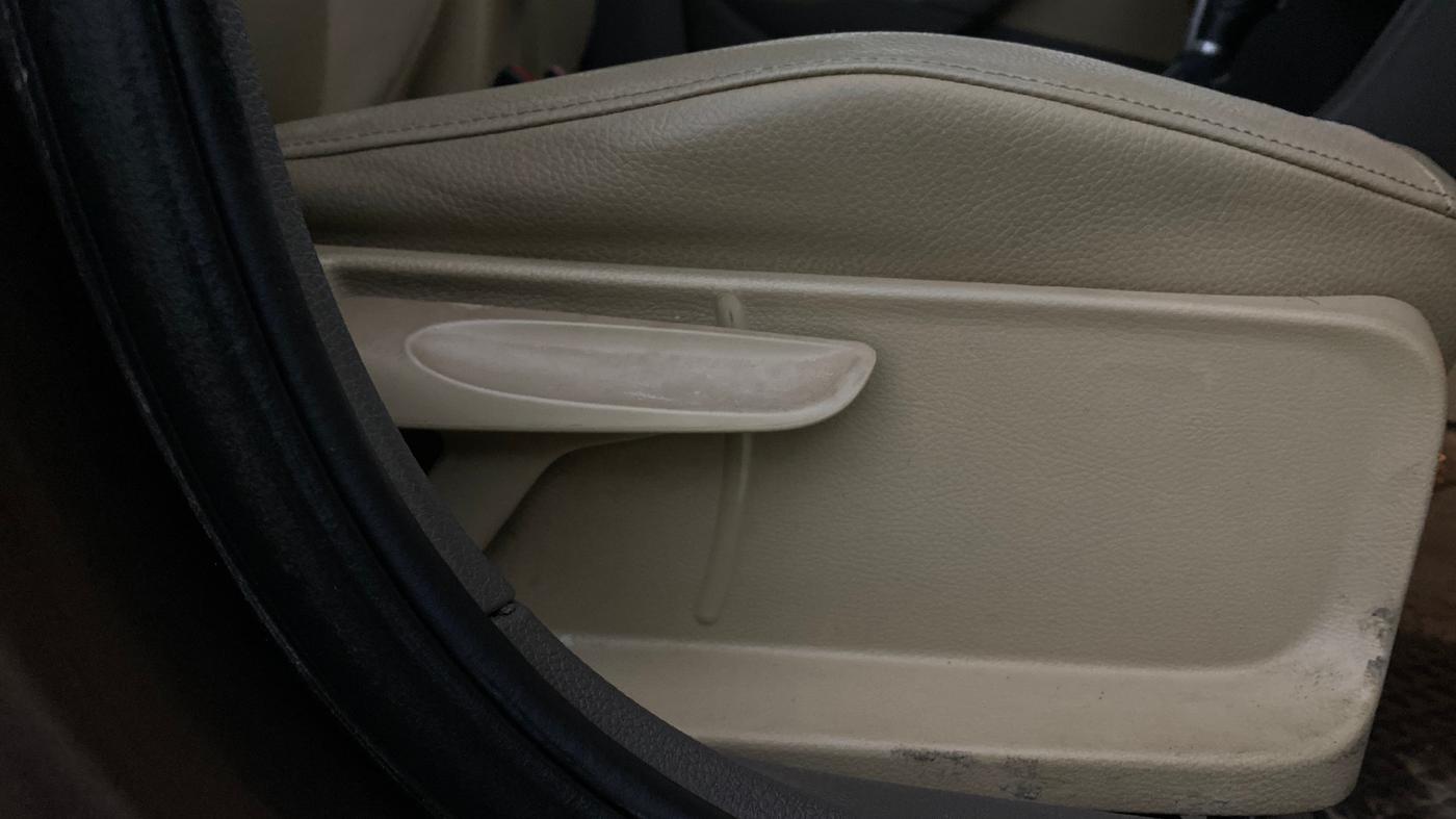 2016 Volkswagen Vento COMFORTLINE 1.2 TSI AT, Petrol, Automatic, 79,856 km, Driver Side Adjustment Panel