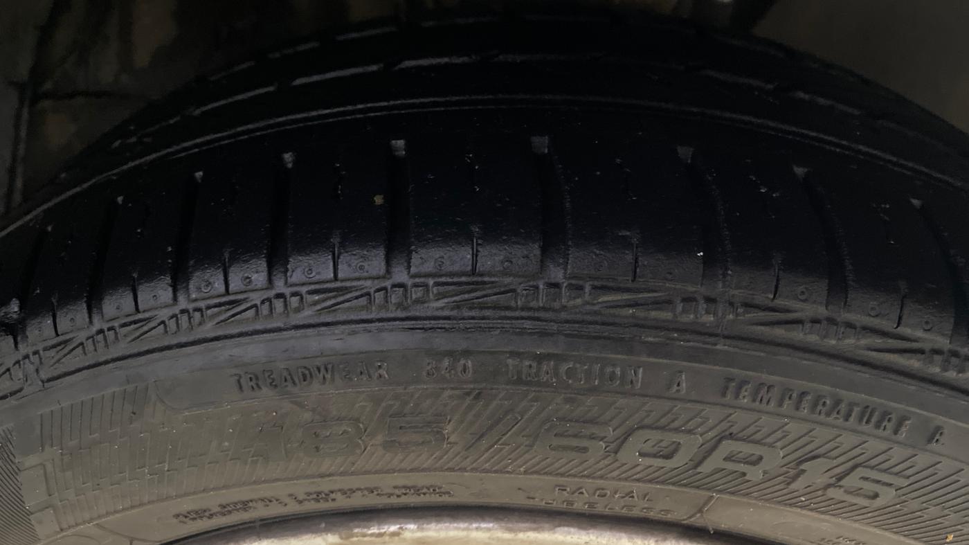 2016 Volkswagen Vento COMFORTLINE 1.2 TSI AT, Petrol, Automatic, 79,856 km, Right Front Tyre Tread