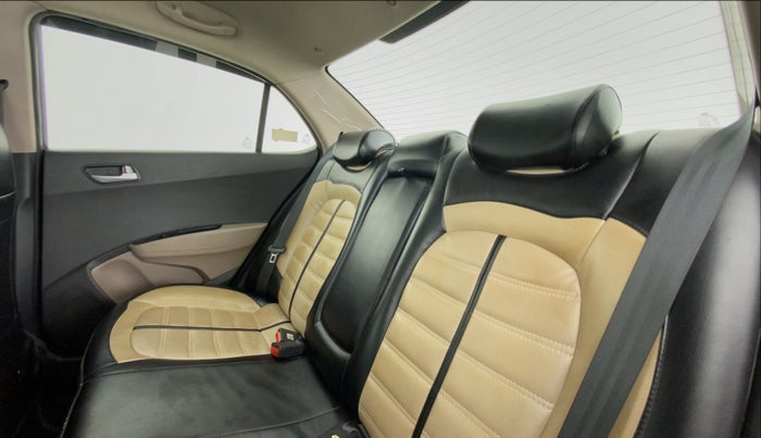 2018 Hyundai Xcent SX 1.2, CNG, Manual, 49,146 km, Right Side Rear Door Cabin