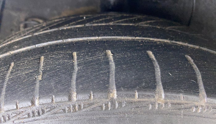 2018 Hyundai Xcent SX 1.2, CNG, Manual, 49,146 km, Right Rear Tyre Tread