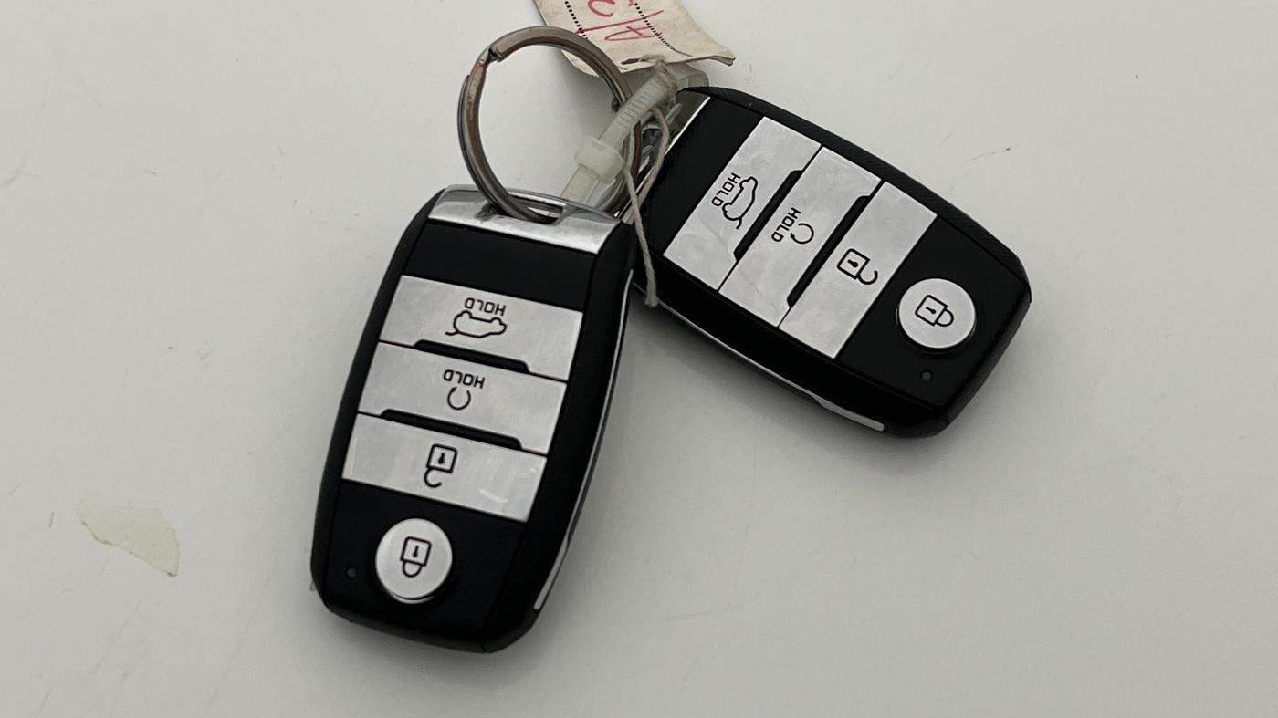 2023 KIA SONET HTX 1.0 DCT, Petrol, Automatic, 69,617 km, Key Close Up