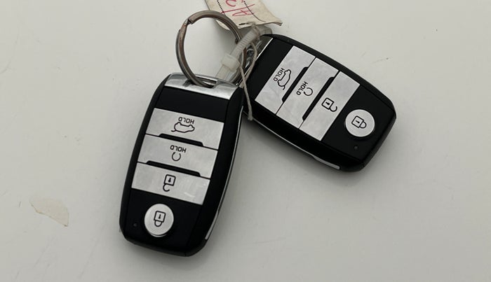 2023 KIA SONET HTX 1.0 DCT, Petrol, Automatic, 69,617 km, Key Close Up