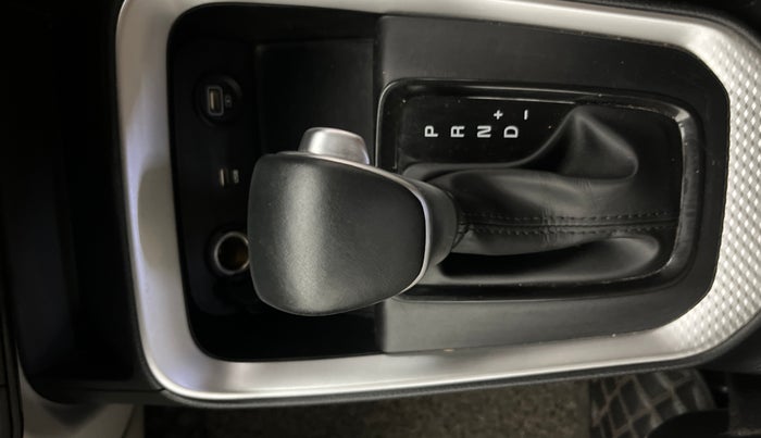 2023 KIA SONET HTX 1.0 DCT, Petrol, Automatic, 69,617 km, Gear Lever