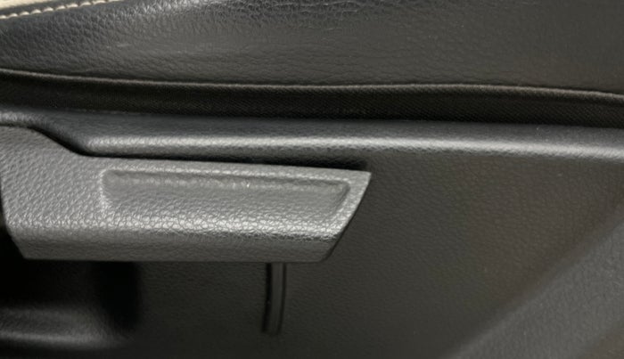 2023 KIA SONET HTX 1.0 DCT, Petrol, Automatic, 69,617 km, Driver Side Adjustment Panel