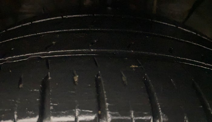 2021 Hyundai Verna SX 1.5 VTVT IVT, Petrol, Automatic, 34,670 km, Right Front Tyre Tread