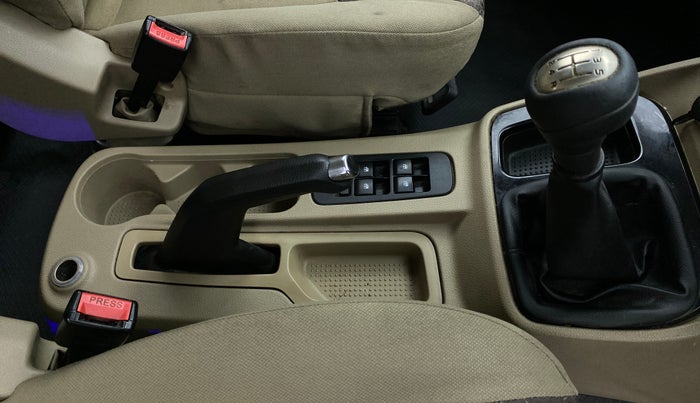 2016 Mahindra TUV300 T8, Diesel, Manual, 51,127 km, Gear Lever