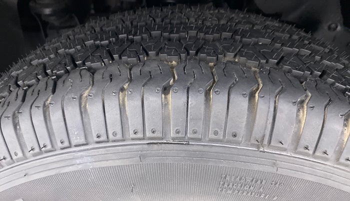 2016 Mahindra TUV300 T8, Diesel, Manual, 51,127 km, Left Front Tyre Tread