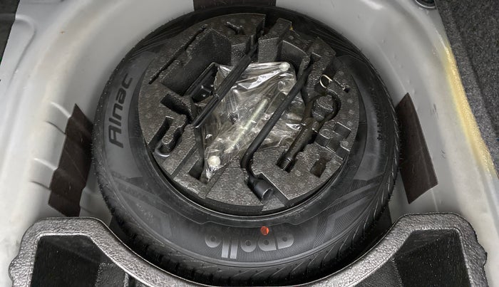 2018 Skoda Rapid AMBITION 1.6 MPI MT, Petrol, Manual, 19,581 km, Spare Tyre